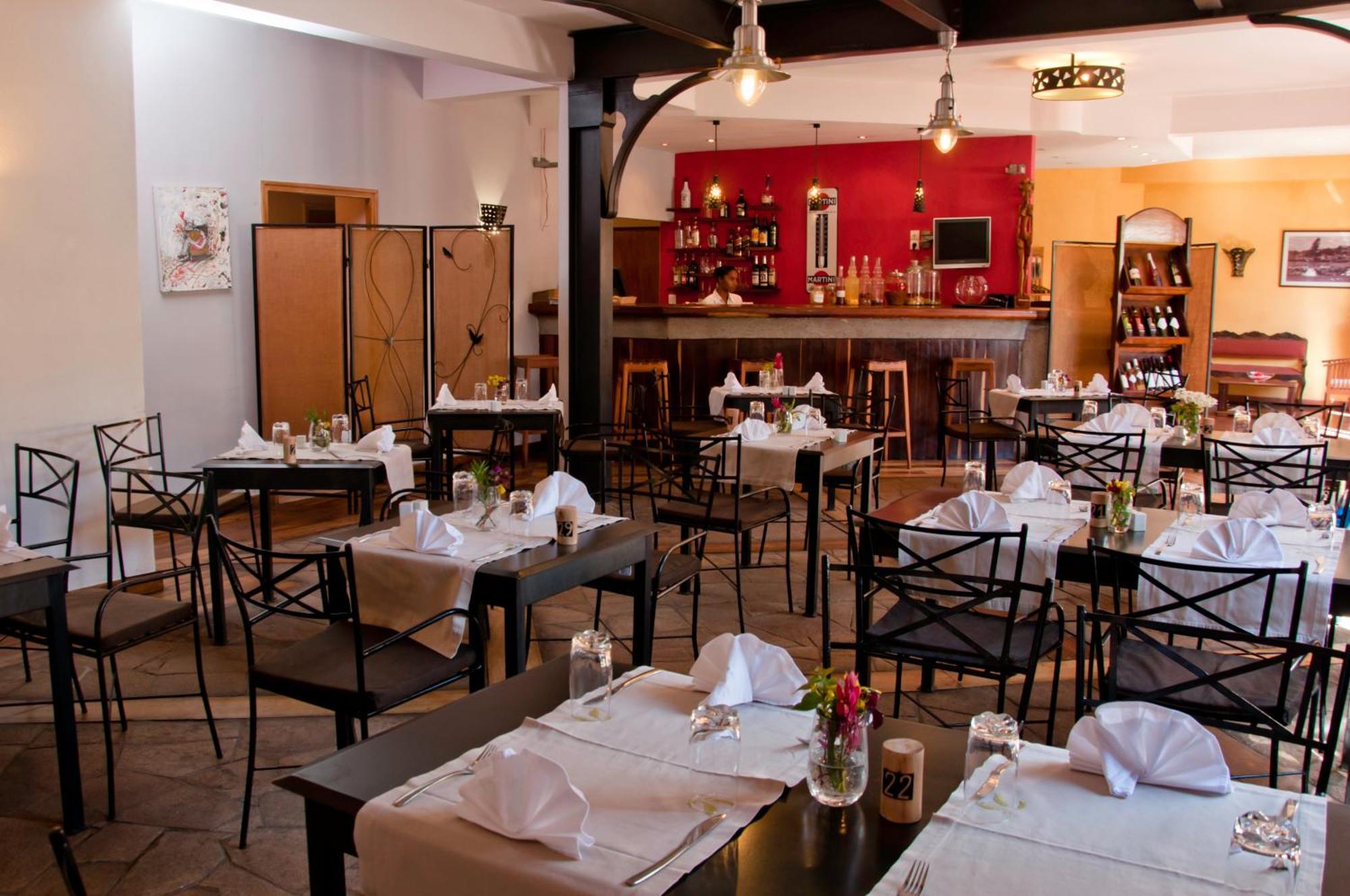 Hotel Restaurant Le Combava Antananarivo Exterior photo